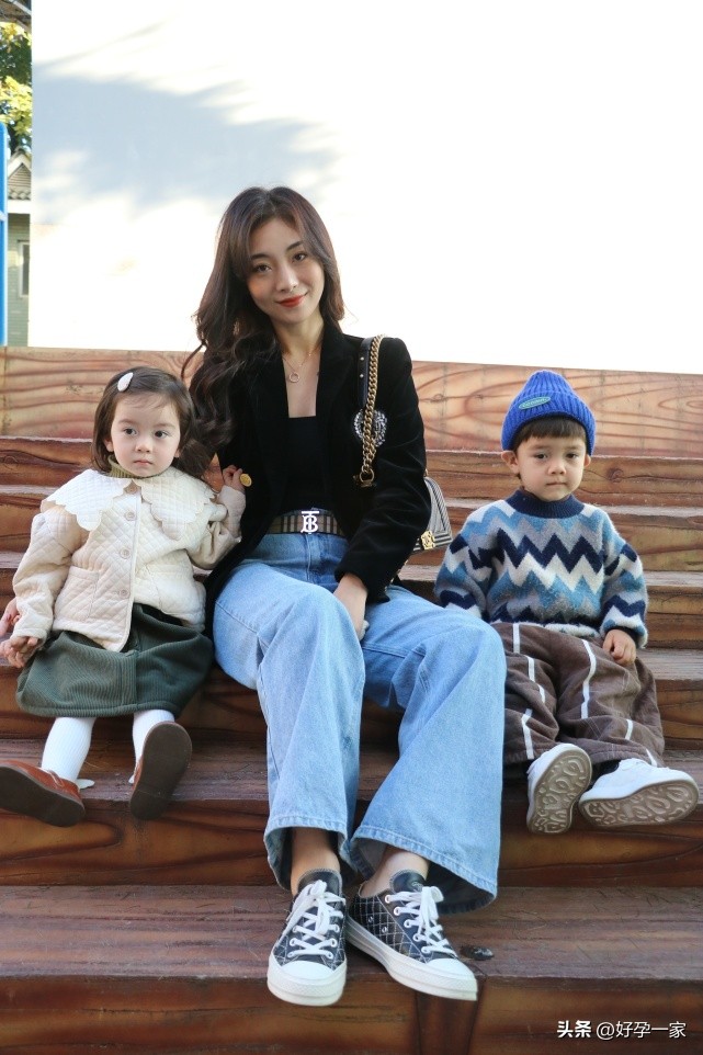 30岁未婚女网红生下三胞胎,30岁未婚女试管三个孩子