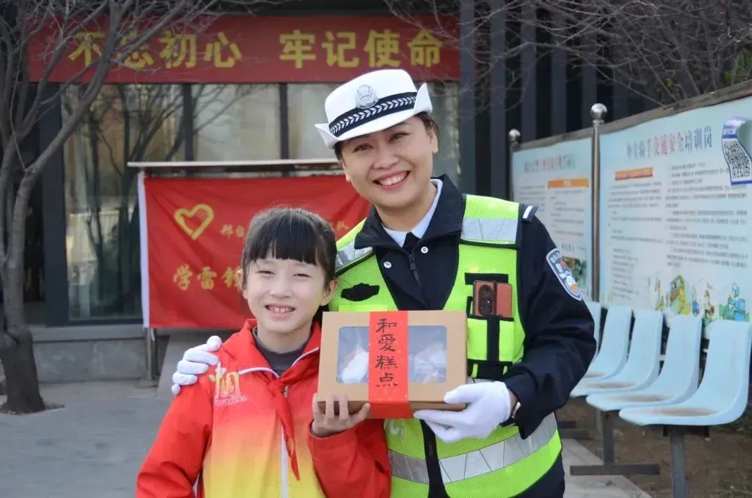 学雷锋，邢台市教育系统在行动