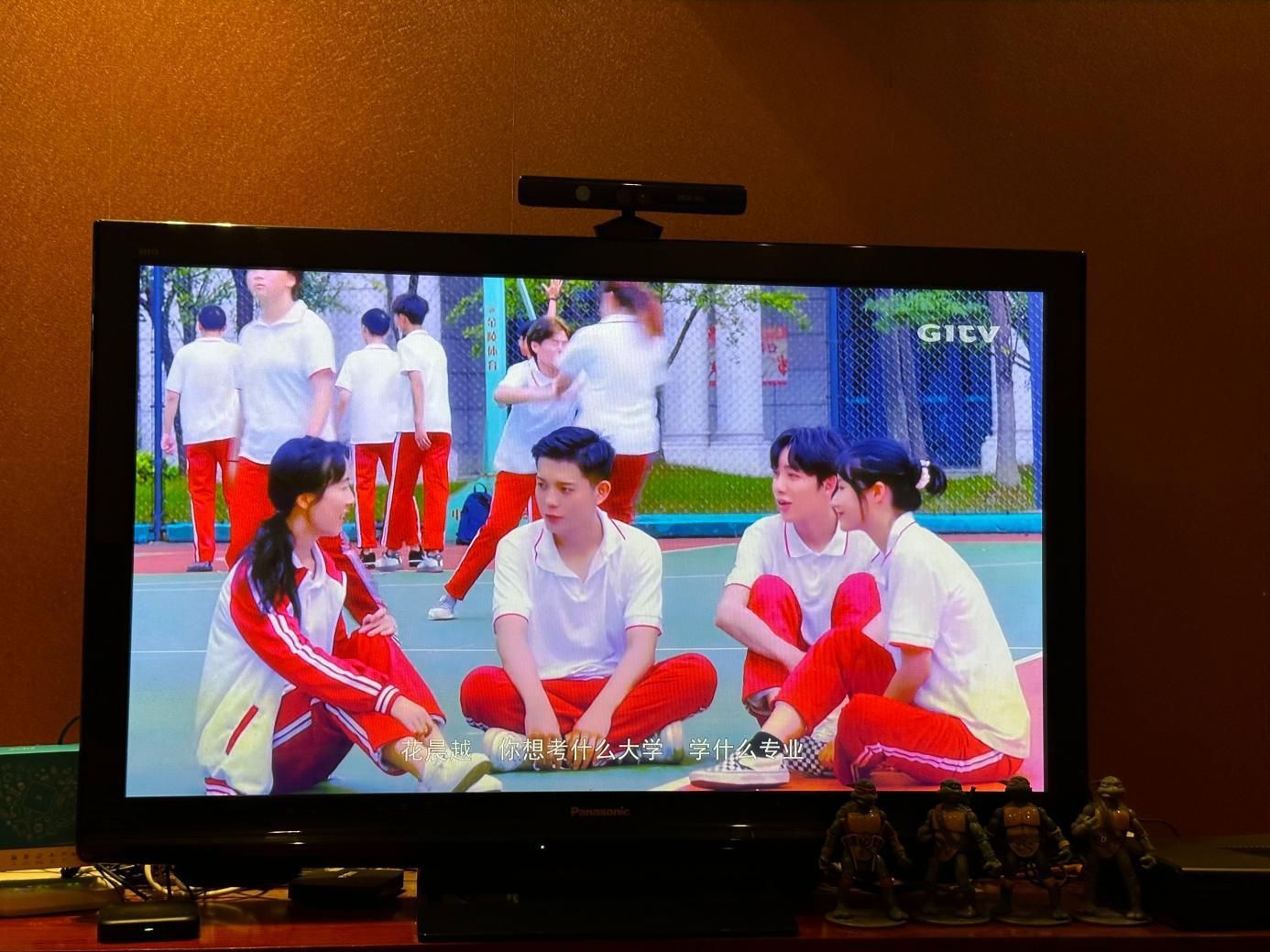 都付过包房费了，找人配唱歌害得花钱？