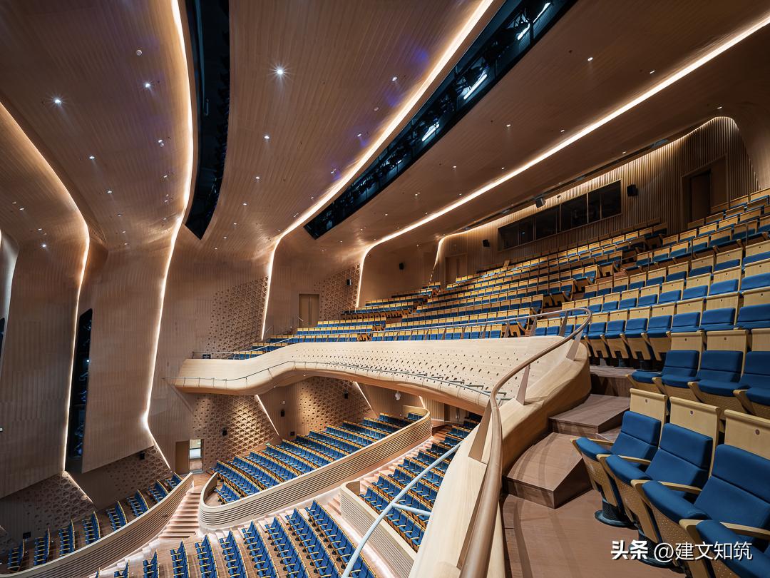 重庆龙兴体育场足球场,成都龙兴足球场