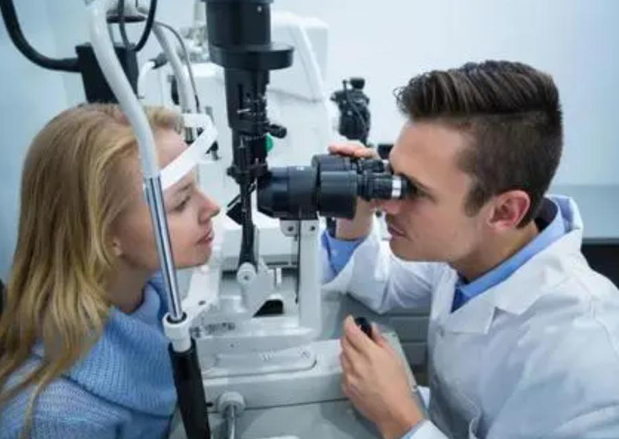 视网膜激光治疗后会修复吗,视网膜光凝手术副作用