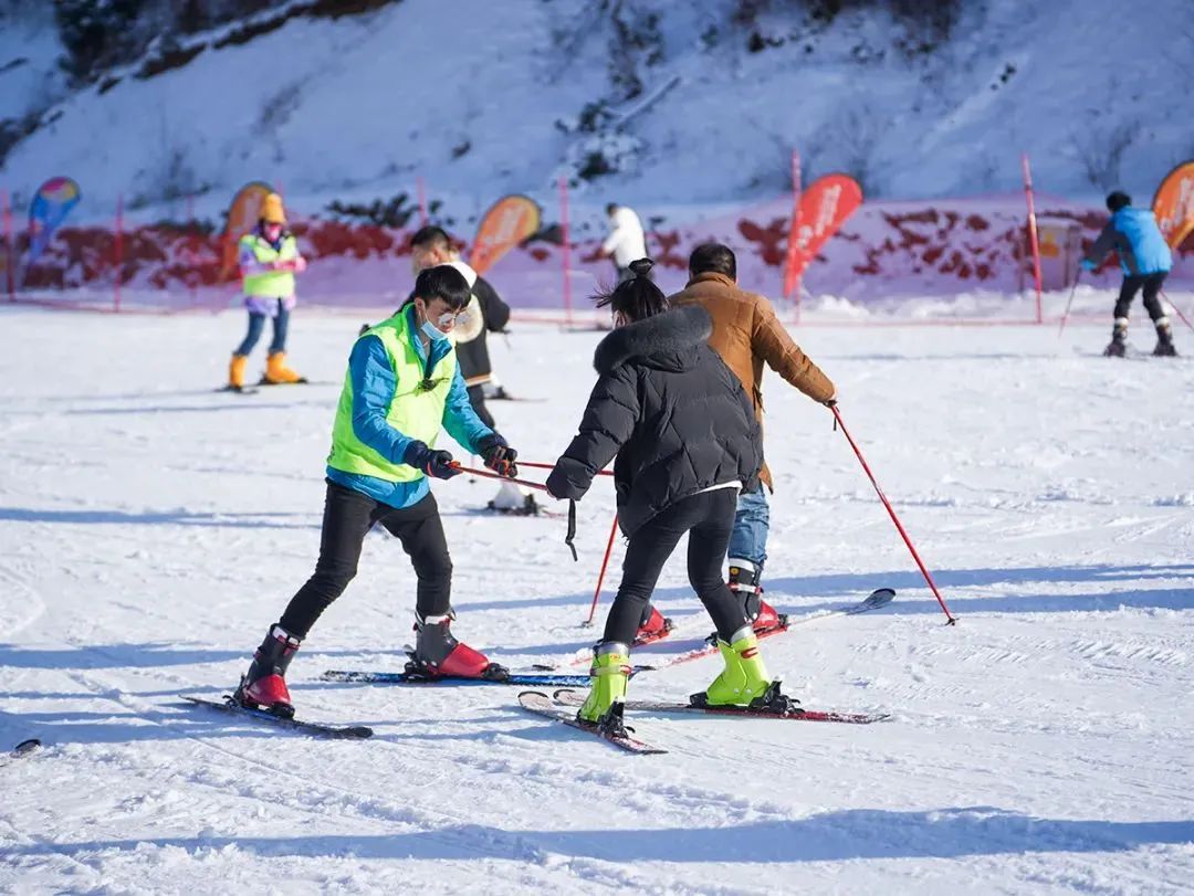 离乐山最近的滑雪场,乐山滑雪温泉