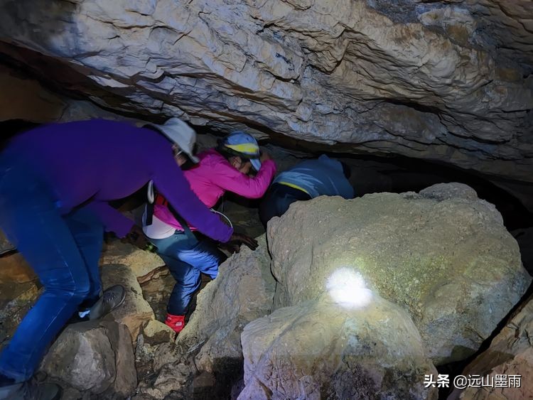 逛天坑、探叮呤当啷洞，去昆明安宁徒步，总有很多惊喜