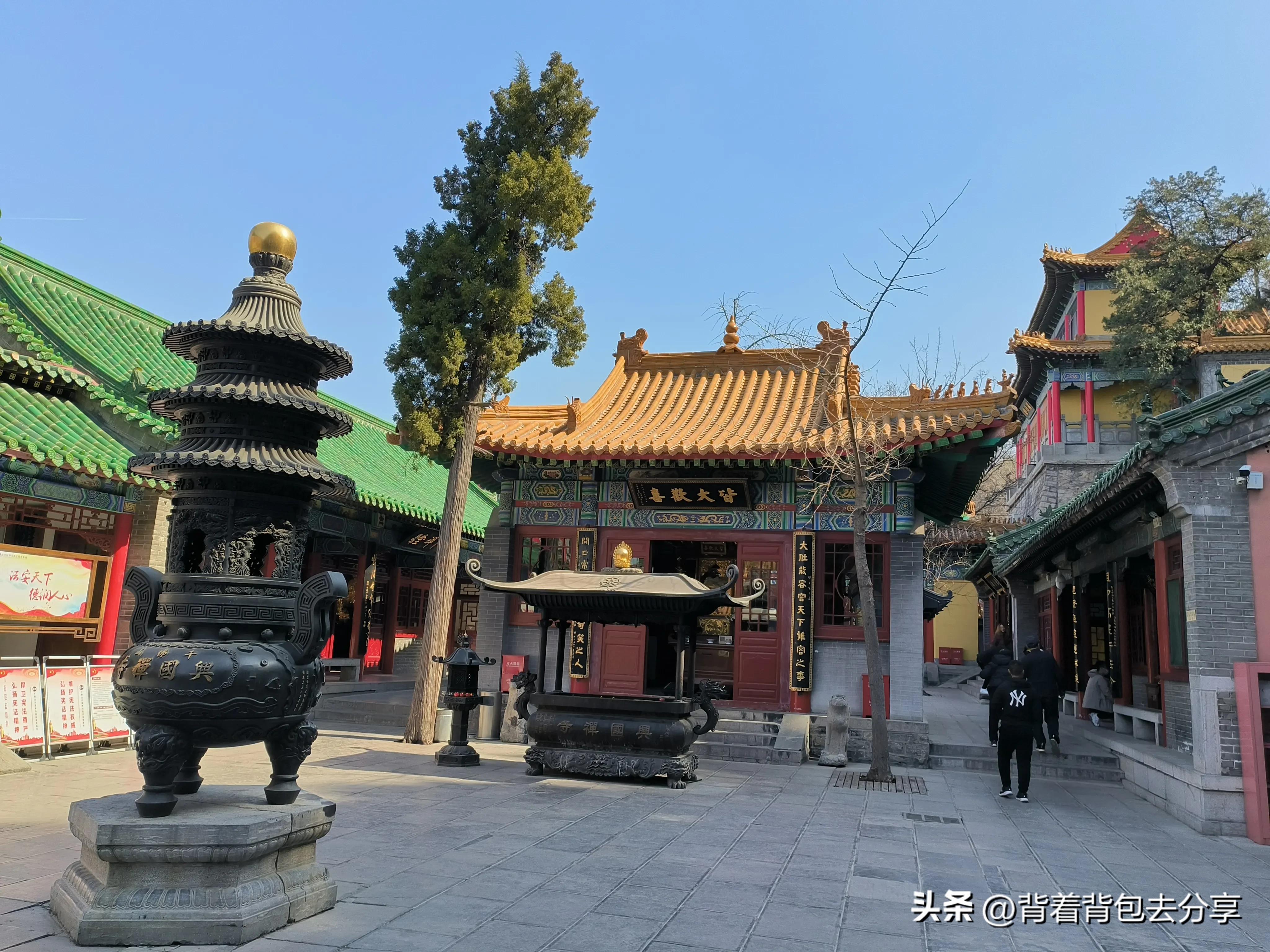 济南旅游攻略千佛山夜景,济南千佛山风景名胜区旅游攻略