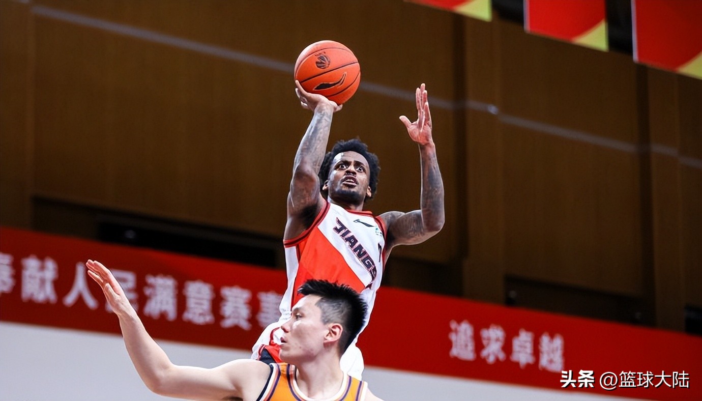 cba绗竴澶栨彺绗簩澶栨彺绗笁澶栨彺鍖哄埆,cba澶栨彺姣忓満鍙互鎶ュ悕鍑犲悕澶栨彺