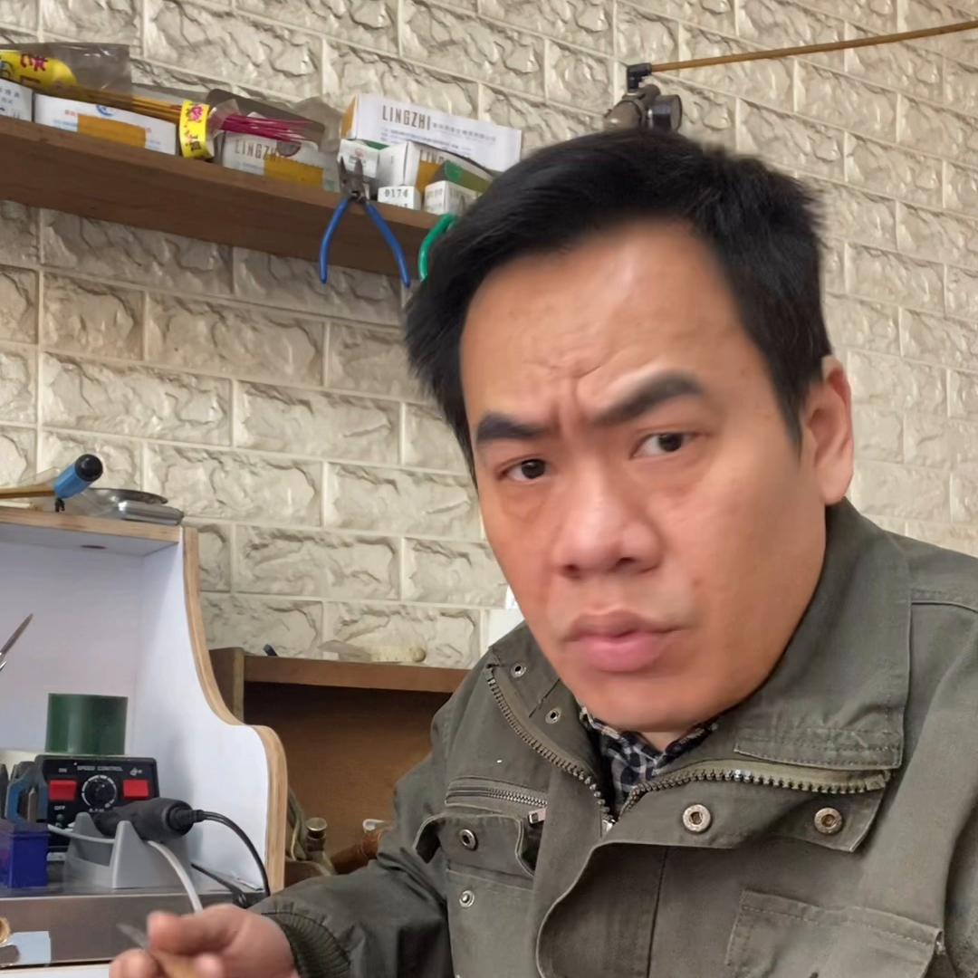 铂金首饰值不值得购买,黄金和铂金哪个更保值更值得购买