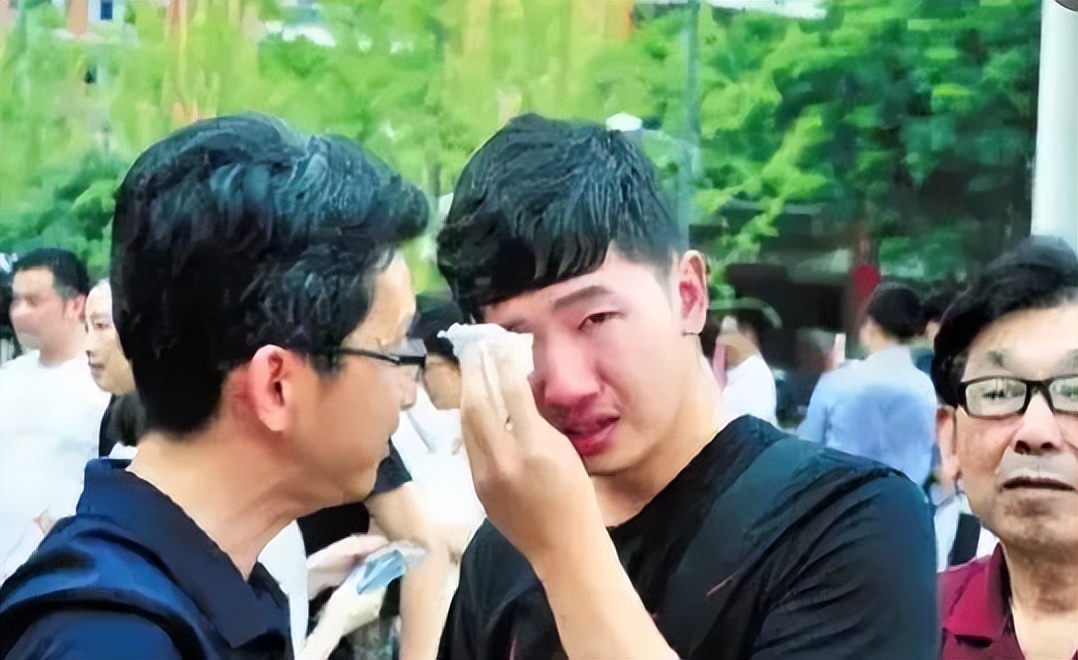 2011年6名小伙入读武汉大学，毕业才知从未被录取，被骗30多万