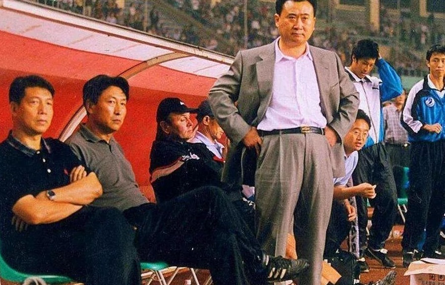 大连人足球青训基地王健林,王健林西班牙青训成果如何