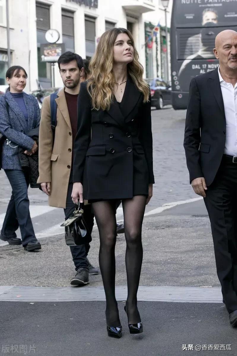 意大利女神维多利亚·普契尼风情万种