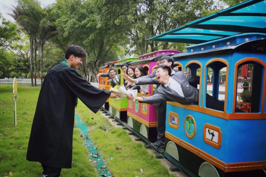 步履铿锵，行稳致远！青苗的2021年，精彩动人