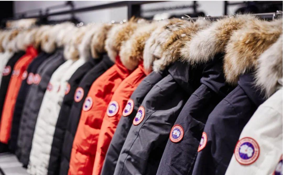 现在买羽绒服怎么还涨价呢,羽绒服涨价中高端产品断货