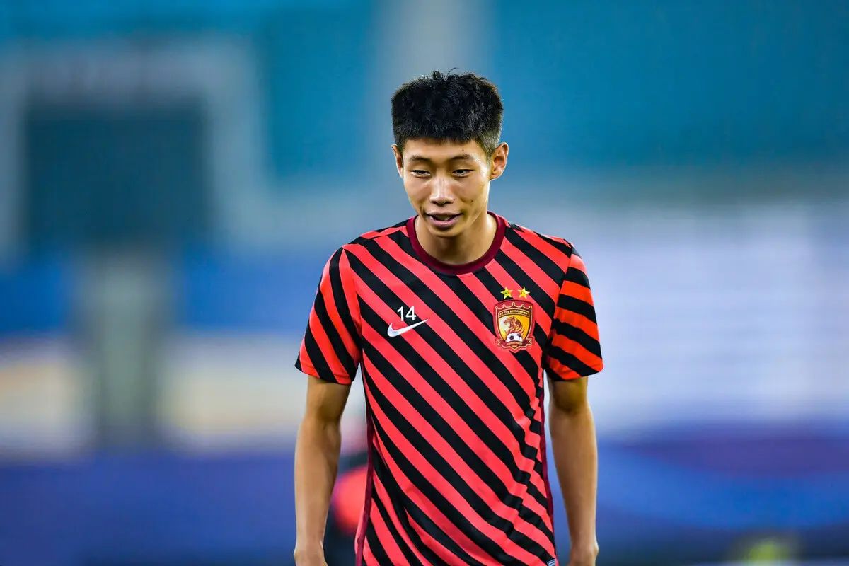 恭喜恒大两大功勋国脚回归助阵,恭喜广东宏远3名旧将获cba顶薪