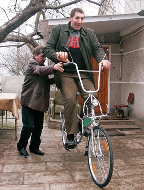 世界身高最高的10个人,盘点世界上最高的人3米61