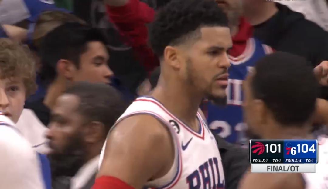 连续吹3个进攻犯规,垫脚三分投篮怎么判罚