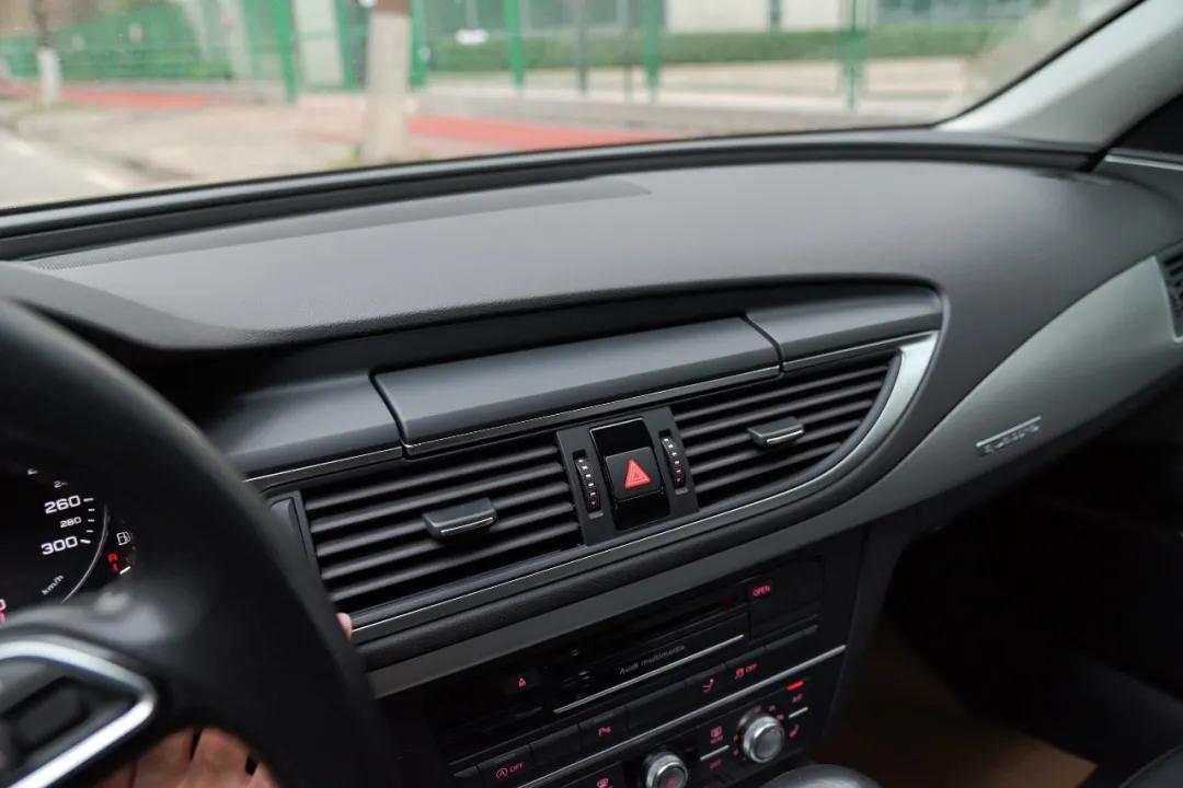 17款a72.0t四驱quattro,老款a7四驱quattro