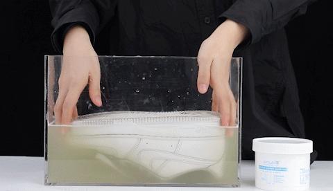 球鞋后跟有白色的小点点,球鞋尾巴的作用