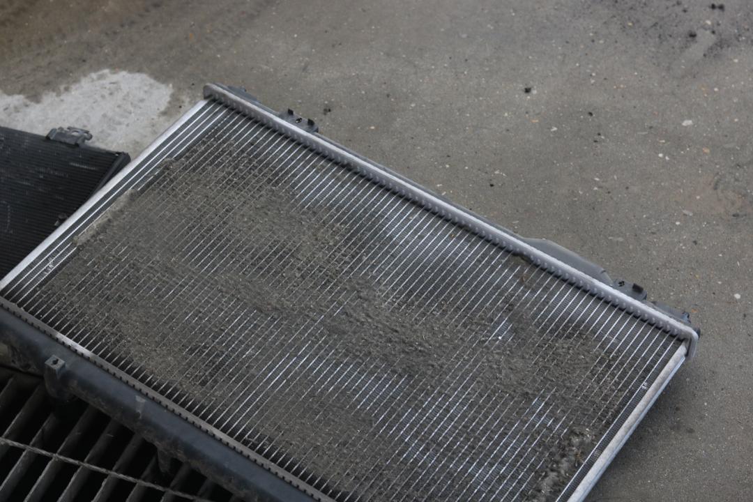 皇冠3.0经典老车翻新复活视频,丰田皇冠13代翻新