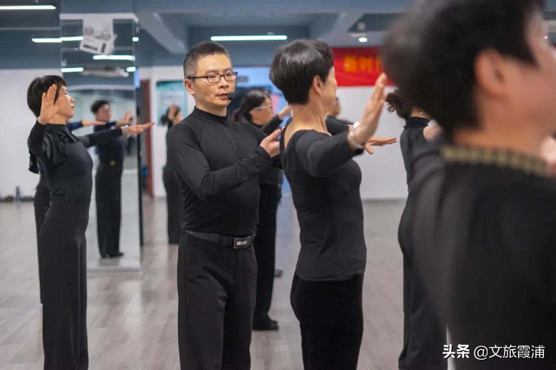 华丽舞蹈培训营,高贵典雅国标舞华尔兹交谊舞教学