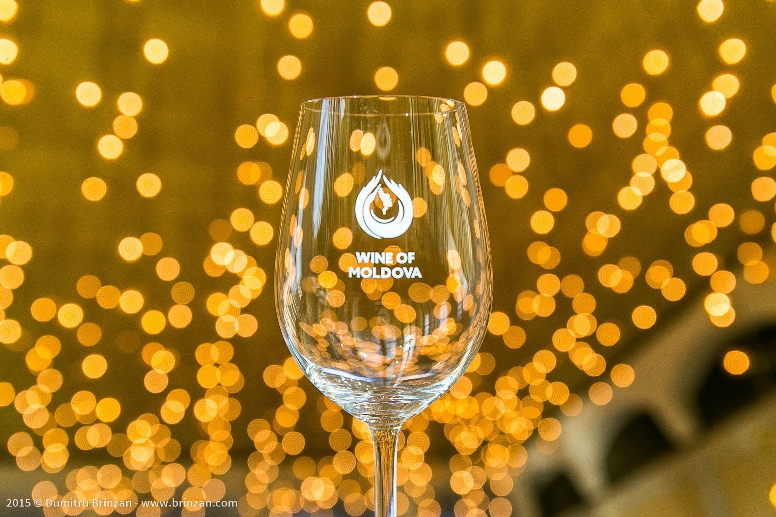 摩尔多瓦挨着哪个国家,欧洲国家摩尔多瓦