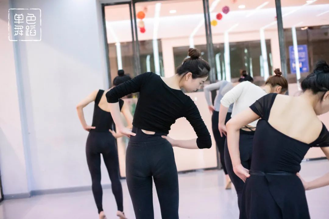 孩子肢体不协调可以学舞蹈吗,肢体不协调适合学舞蹈吗