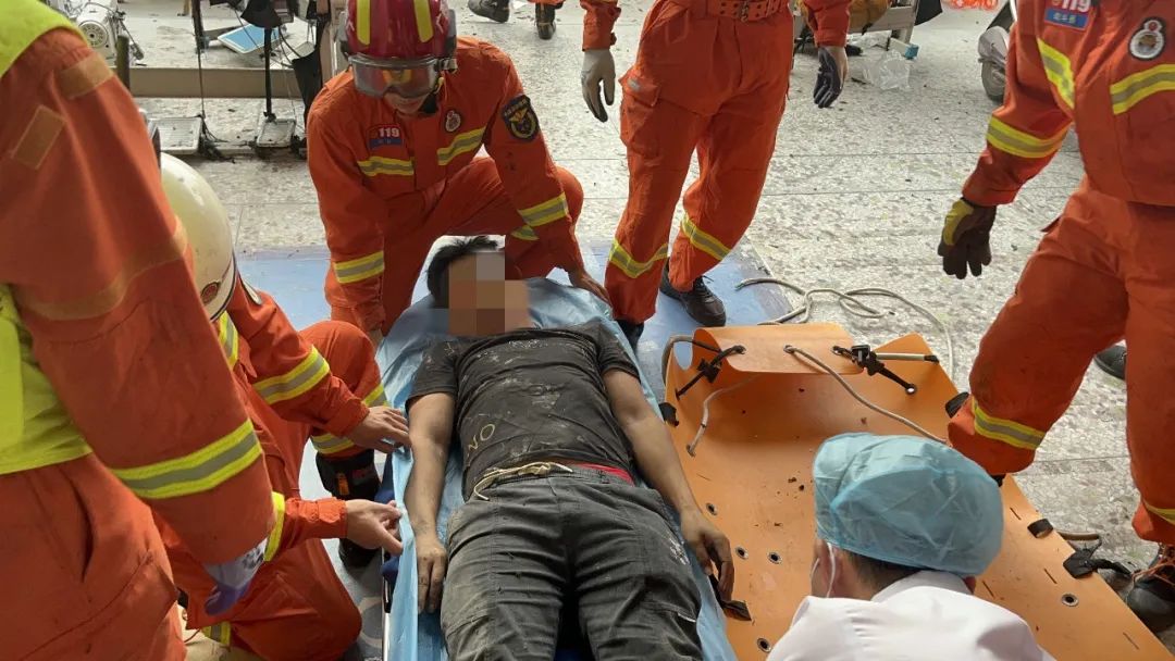 鐜夋灄甯傜缁靛尯宸ヤ汉瑙︾數鍚庣画,绂忕坏璺虫ゼ浜嬩欢