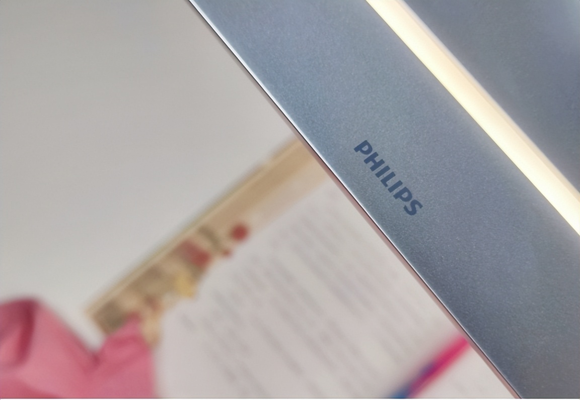 松下和飞利浦led台灯测评,飞利浦台灯和松下台灯哪一个更好