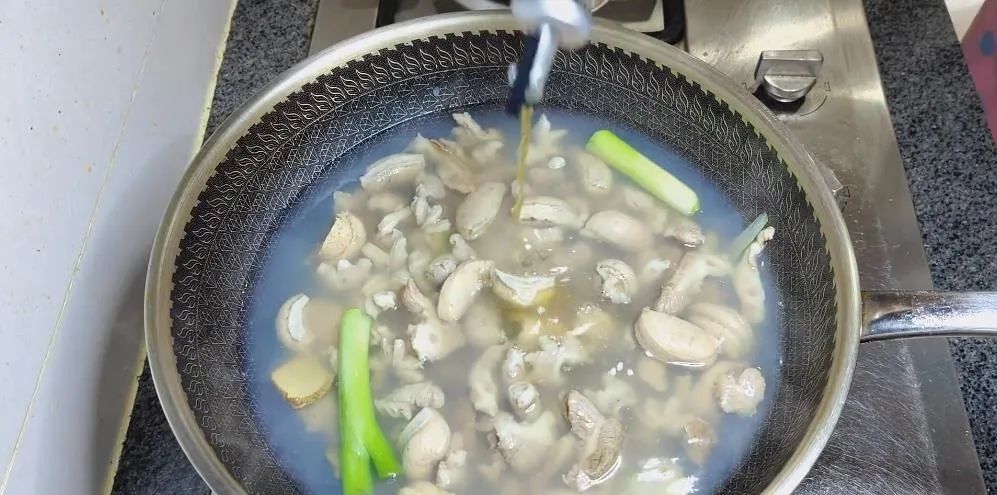 补肾补精吃生蚝和韭菜,生蚝补肾固肾的小方法