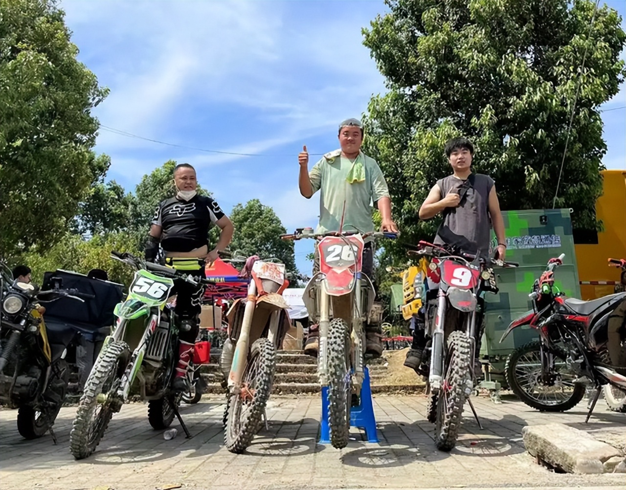 重庆龙麻子的父母去哪了,龙麻子家里人去世