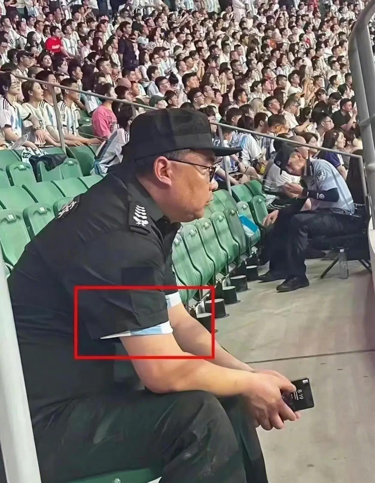 拥抱梅西球迷后续采访,拥抱梅西的球迷发声