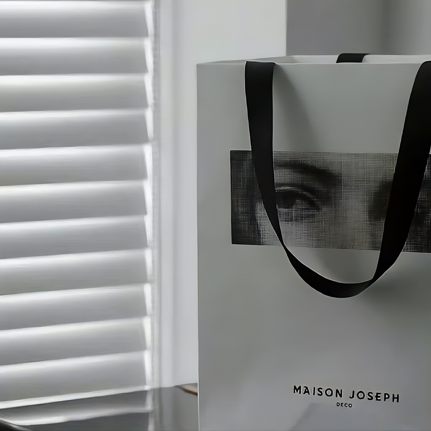 孤独背景图高级感暗系,孤独氛围感背景图片