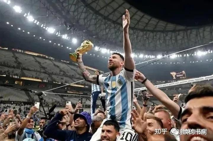 442、424、433，这些足球阵型是什么意思？