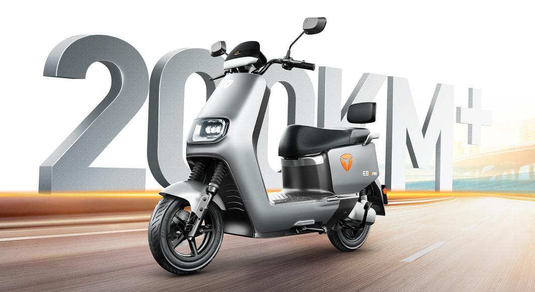 目前电动车石墨烯电池哪款最好,石墨烯和锂电池电动车哪个好