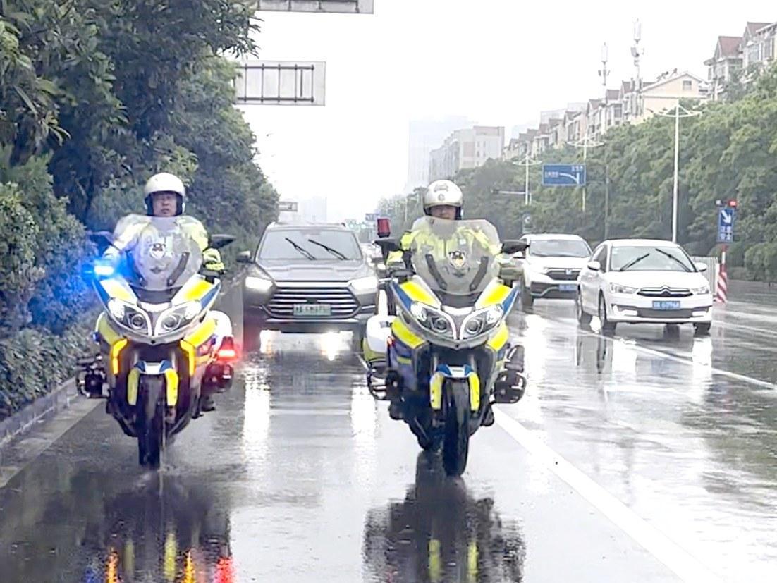 许昌胖东来服务视频,许昌胖东来服务周到