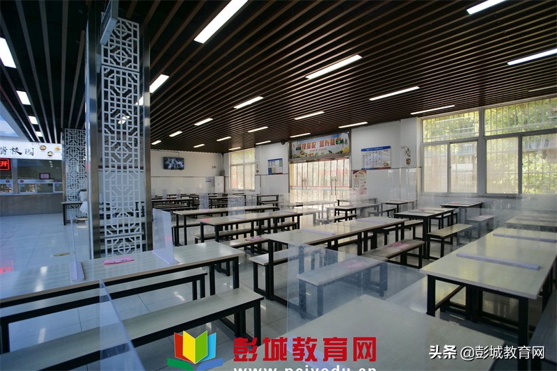 鍚嶅笀浜戦泦,鍚嶅笀鑽熻悆甯堣祫闆勫帤