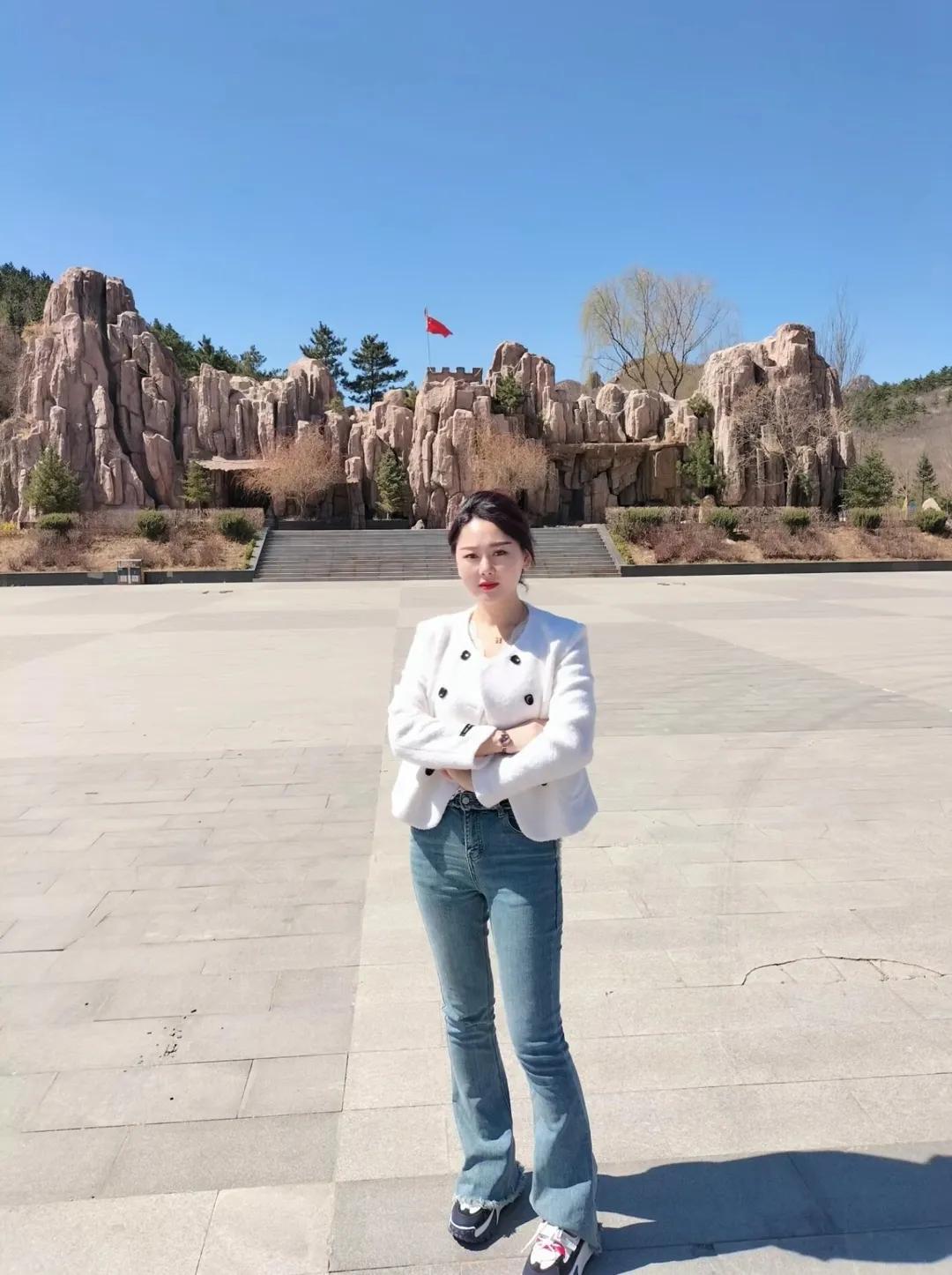 独自走在沙漠上,独自走在沙漠中图片