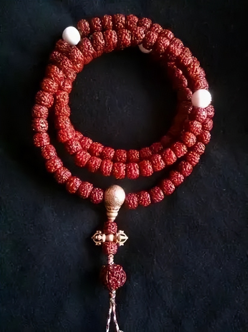 藏式小金刚包浆玉化图,藏式小金刚单圈包浆