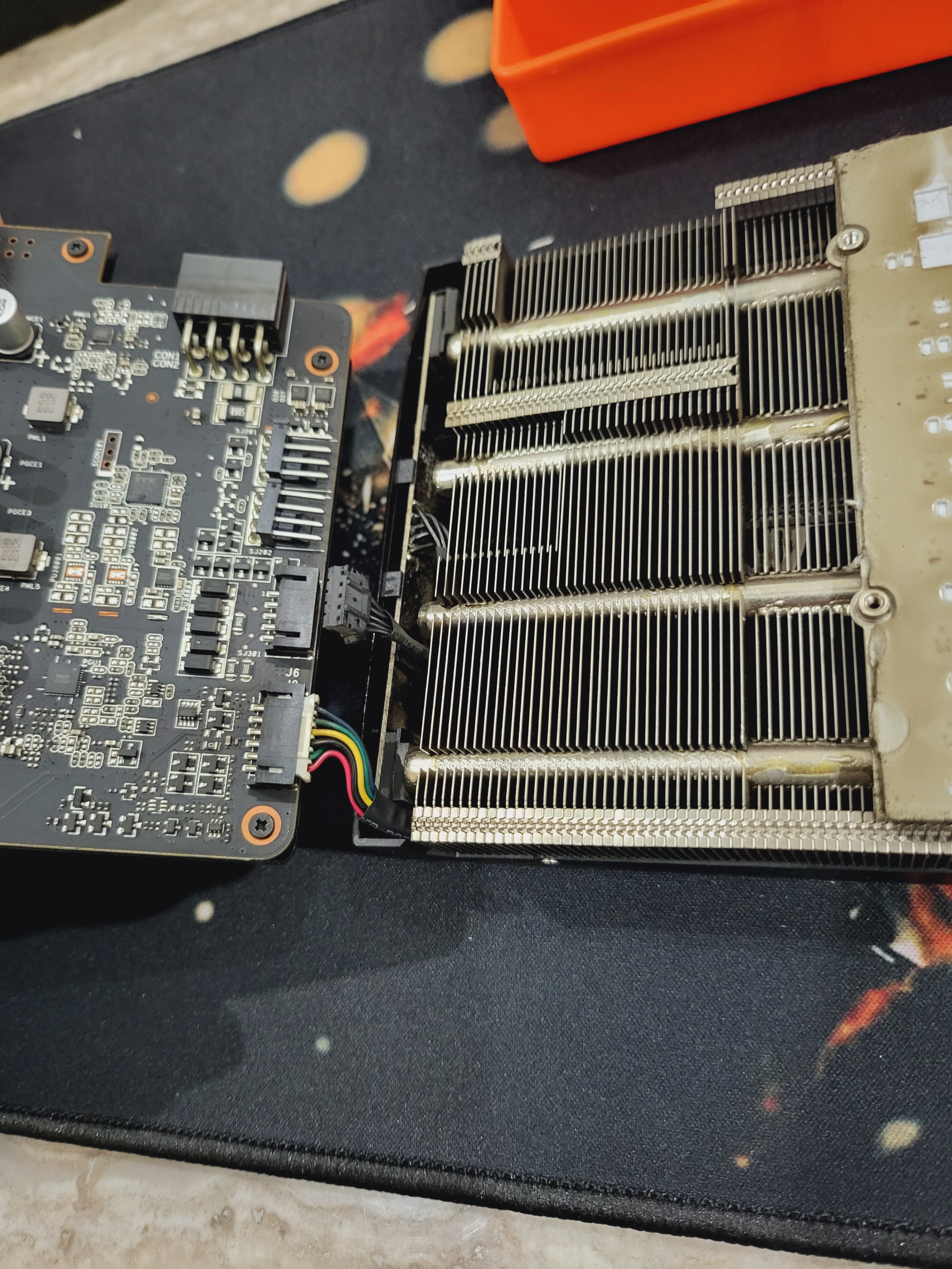 华硕1070冰骑士更换散热硅脂教程,华硕1070更换硅脂片用多厚的