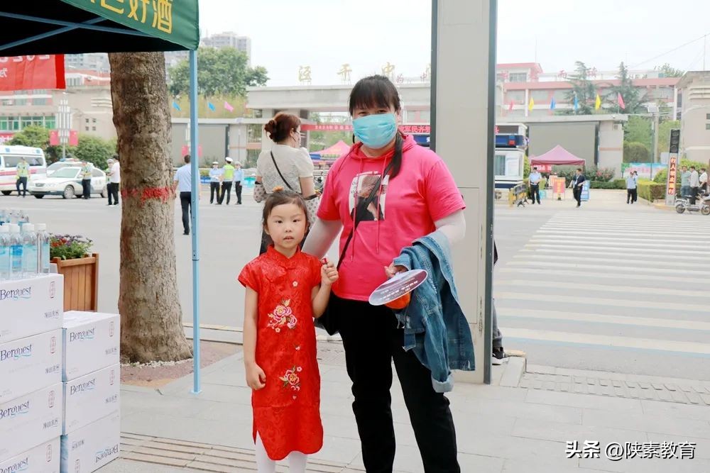 追梦吧高考完整视频,《追梦吧少年》