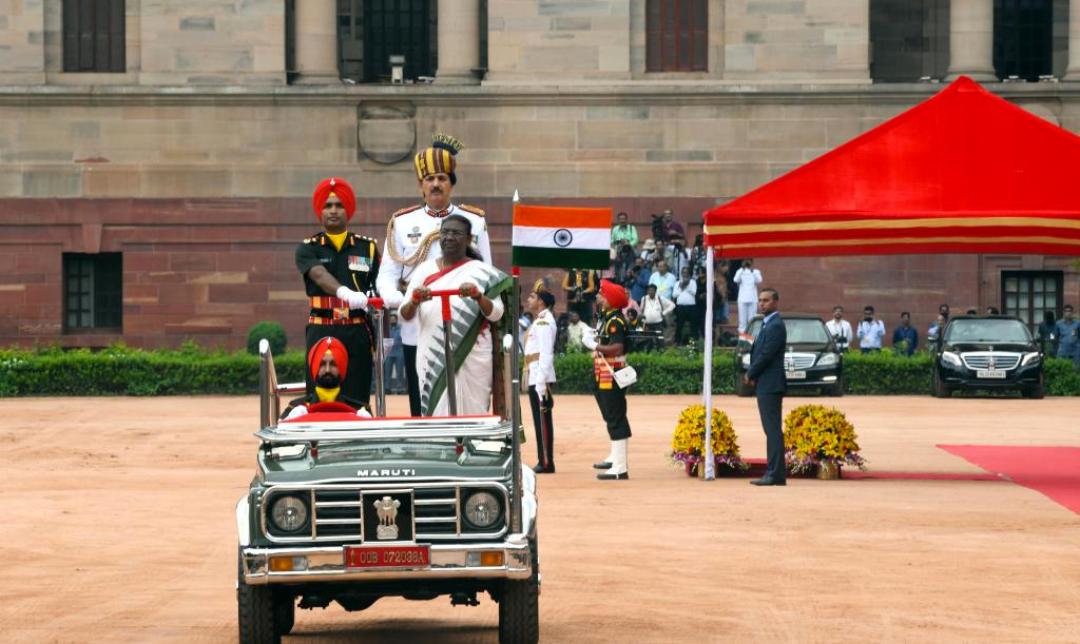印度总统的检阅车是吉姆尼？