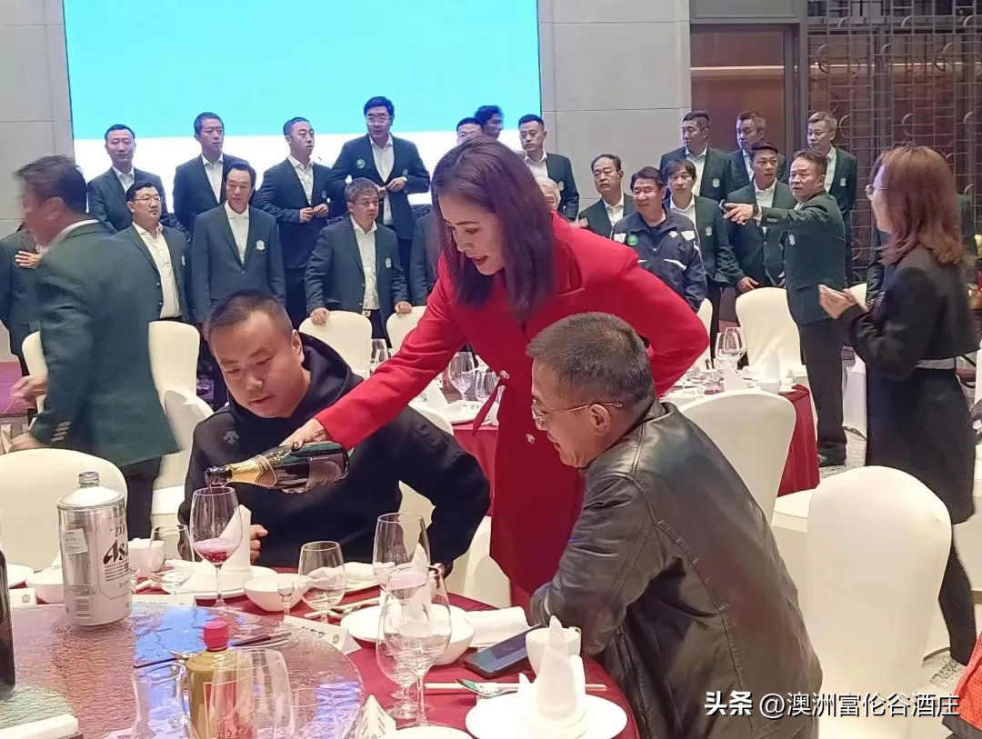 国足的庆功宴,国足晋级12强赛庆功宴