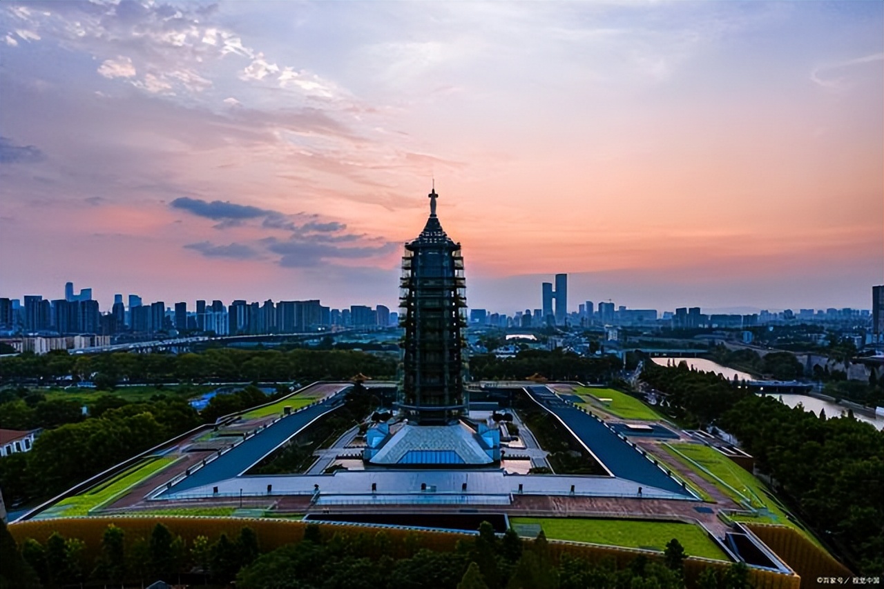 南京有哪些必去的景点和特色美食,南京十大旅游景点必去