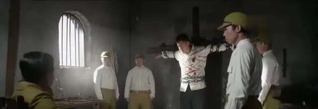 1935年张浩背下密码本，独行千里为红军续命，死后获*共中**高层抬棺