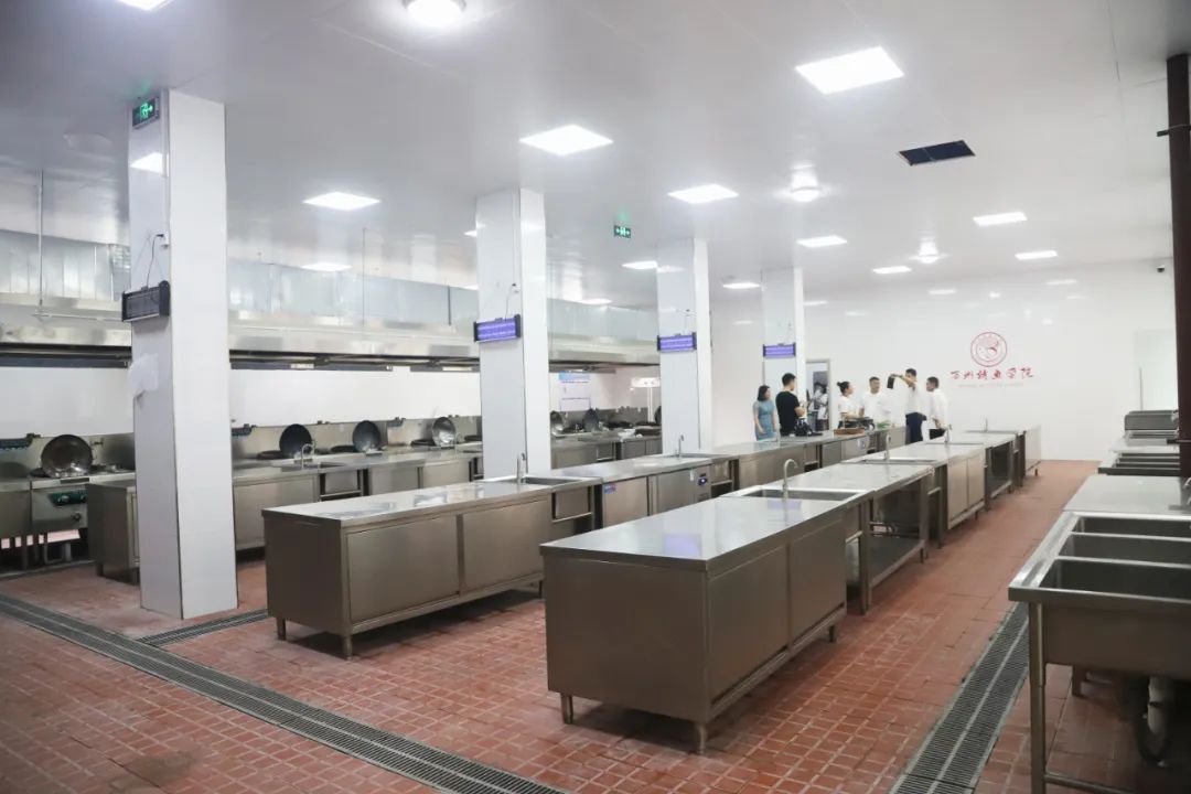 湖北国家补贴免费学餐饮,政府补贴学烹饪