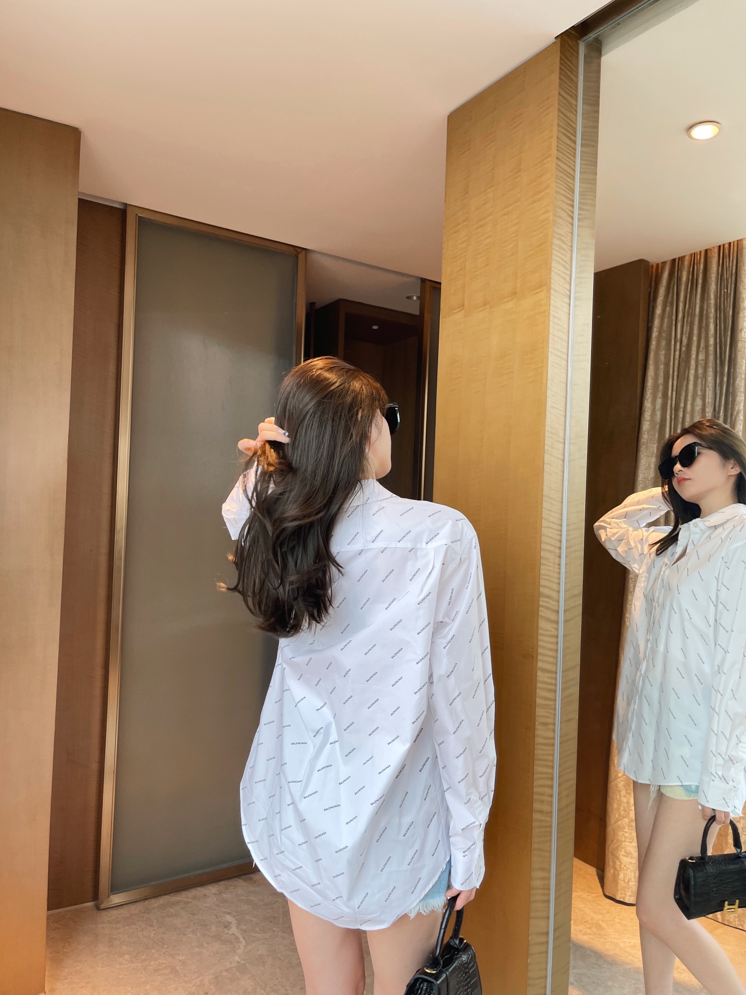 BALENCIAGA巴黎世家经典斜纹弹幕满印长袖衬衫再也不单调完美还原