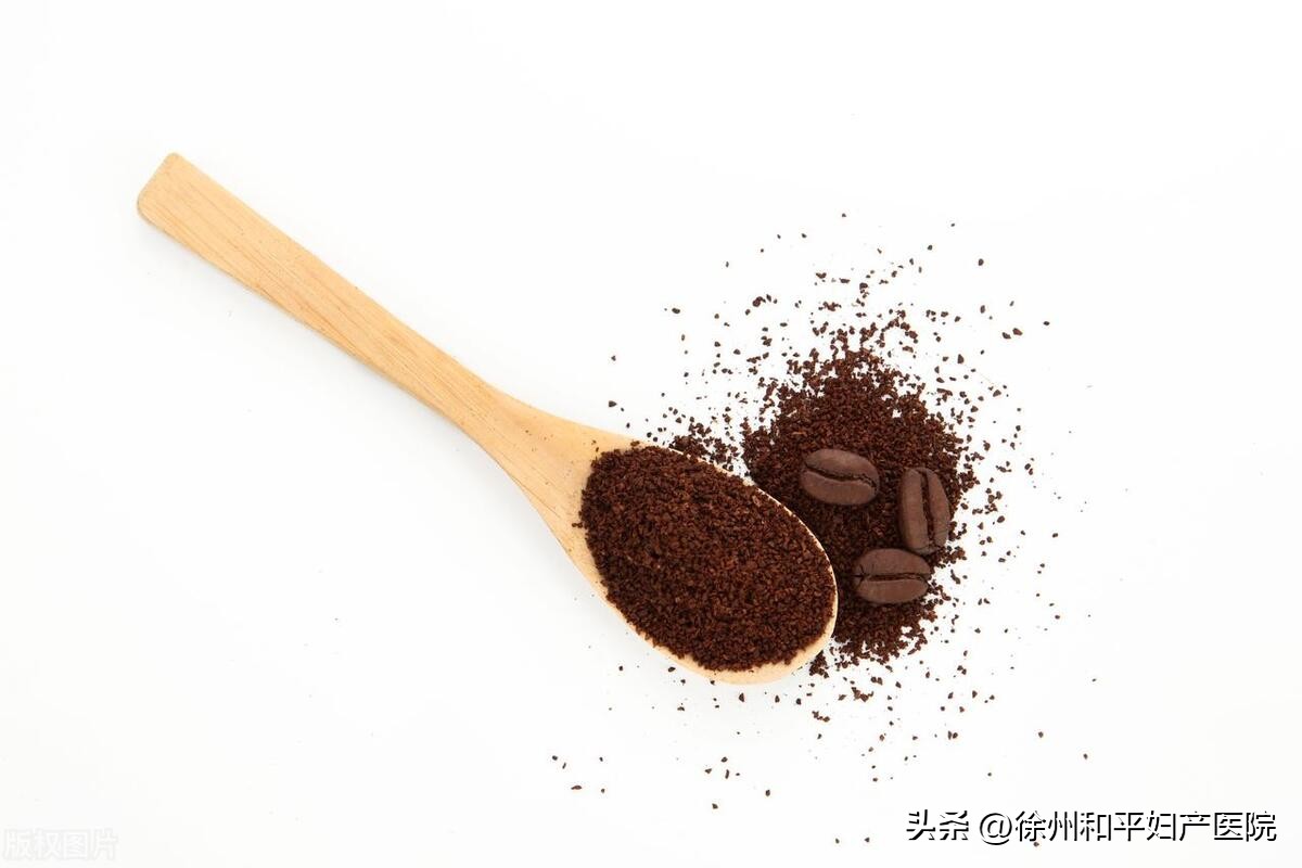 牛油果内部褐色洞,牛油果中间的褐色东西是什么