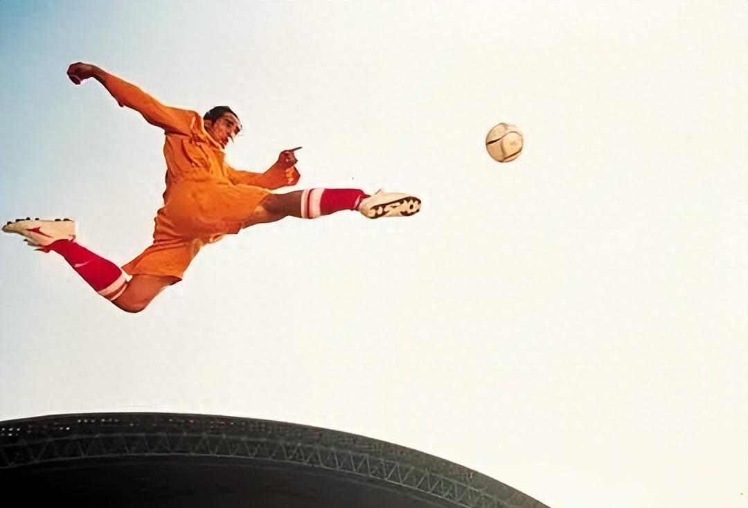 周星驰的少林足球有多么经典,周星驰和吴孟达经典少林足球