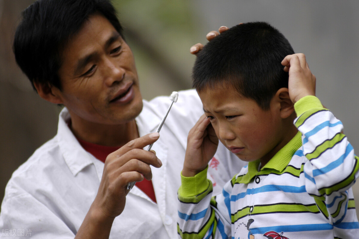 被马蜂蜇了有什么忌口的吗,被马蜂蛰了怎么解决