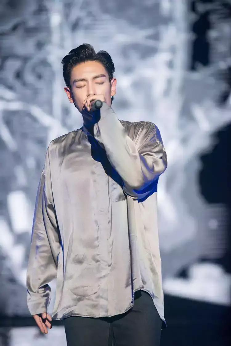 日本亿万富豪飞太空多少钱,日本亿万富翁空间站