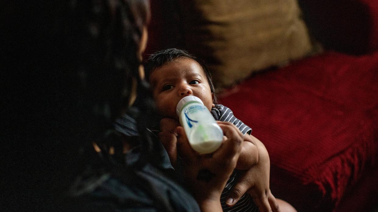 美国婴幼儿配方奶粉短缺,美国婴儿奶粉供应遭遇短缺
