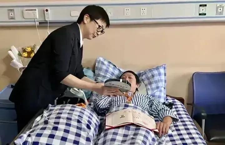 向杭州外卖小哥彭清林致敬,外卖小哥彭清林入杭州户口